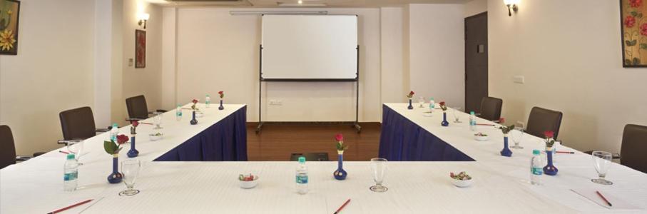 Hotel Wti Airport Grand Delhi Ню Делхи Екстериор снимка
